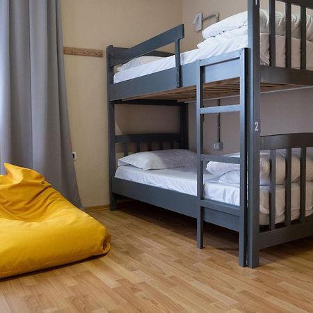 Mandarine Hostel Тирана Екстериор снимка