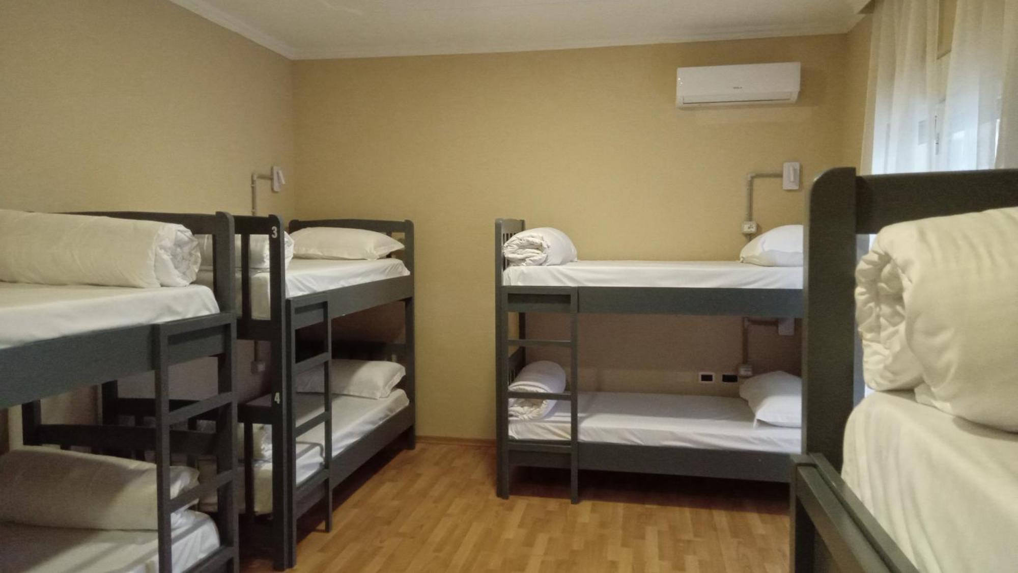 Mandarine Hostel Тирана Екстериор снимка