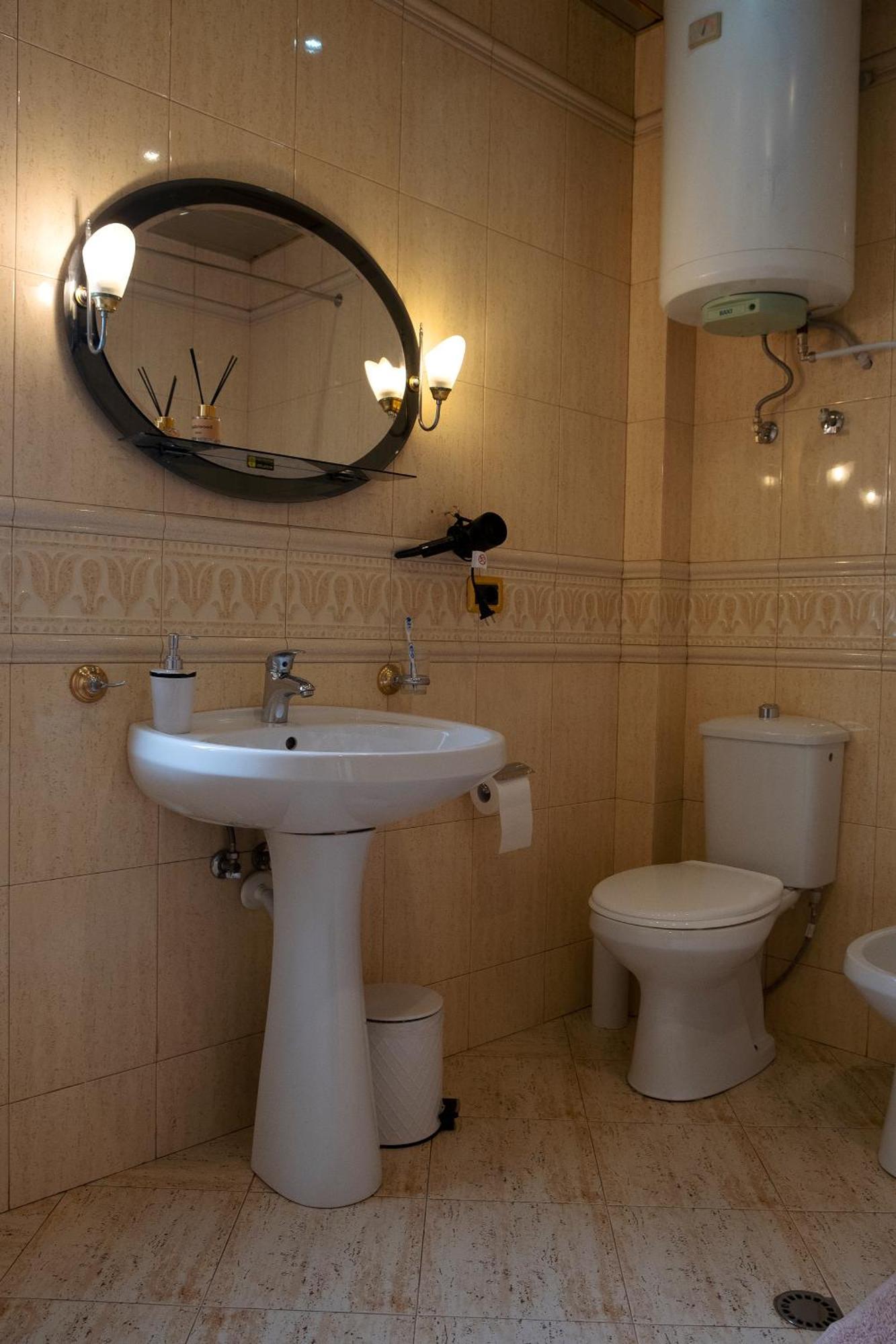 Mandarine Hostel Тирана Екстериор снимка